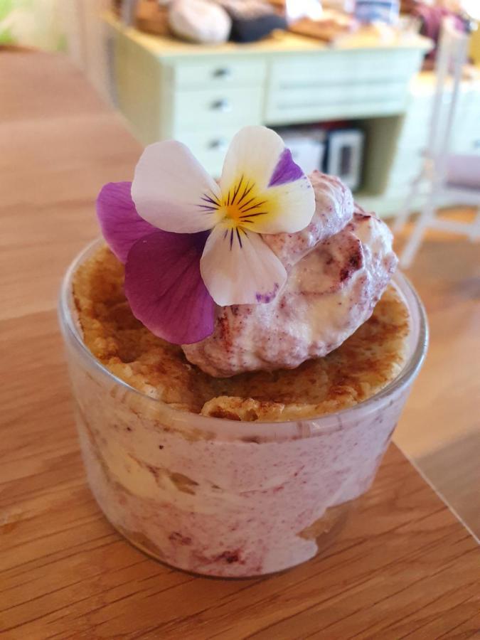 Yggdrasil Farmhotel Retreat, Spa & Yoga Straumsbukta ภายนอก รูปภาพ
