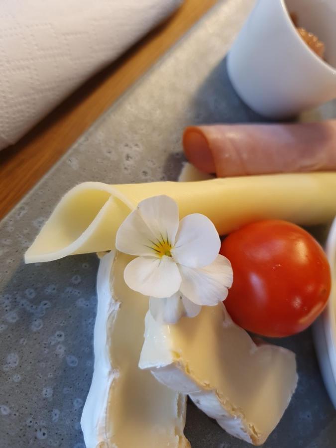 Yggdrasil Farmhotel Retreat, Spa & Yoga Straumsbukta ภายนอก รูปภาพ