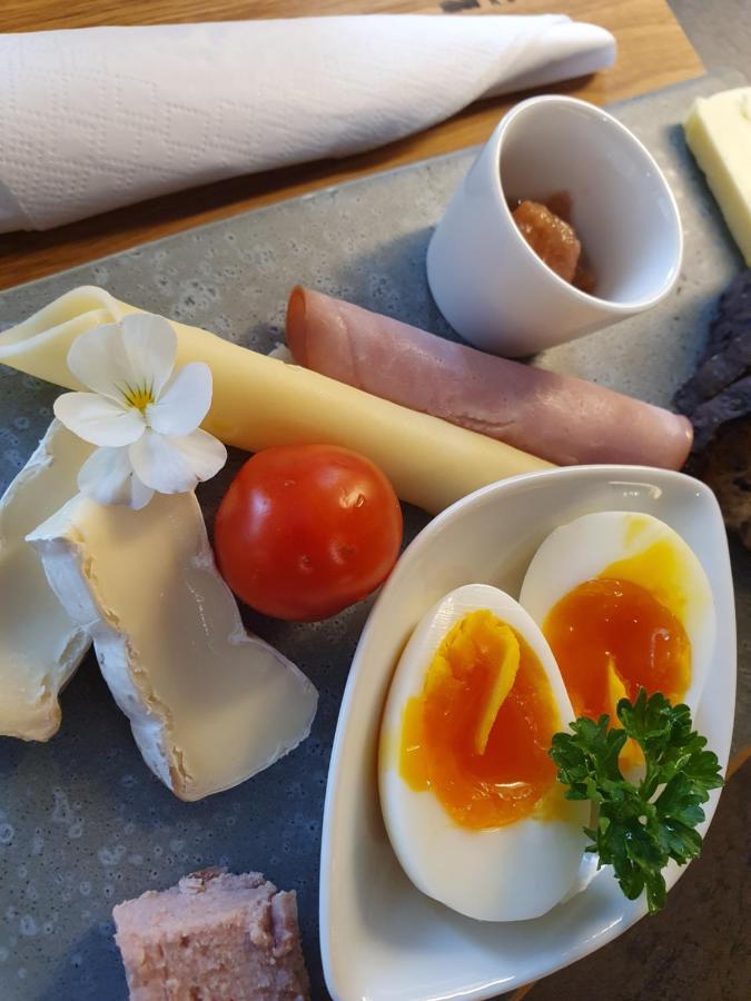 Yggdrasil Farmhotel Retreat, Spa & Yoga Straumsbukta ภายนอก รูปภาพ