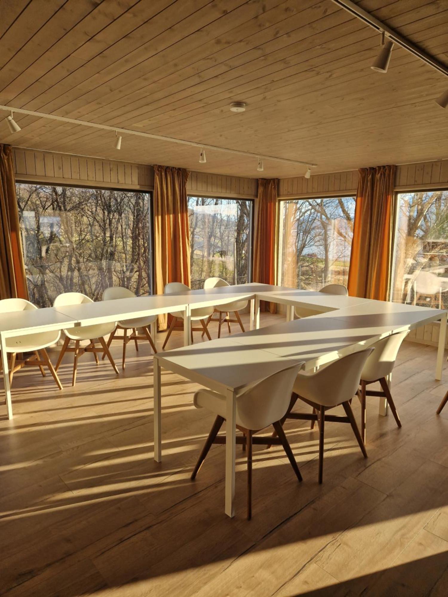 Yggdrasil Farmhotel Retreat, Spa & Yoga Straumsbukta ภายนอก รูปภาพ
