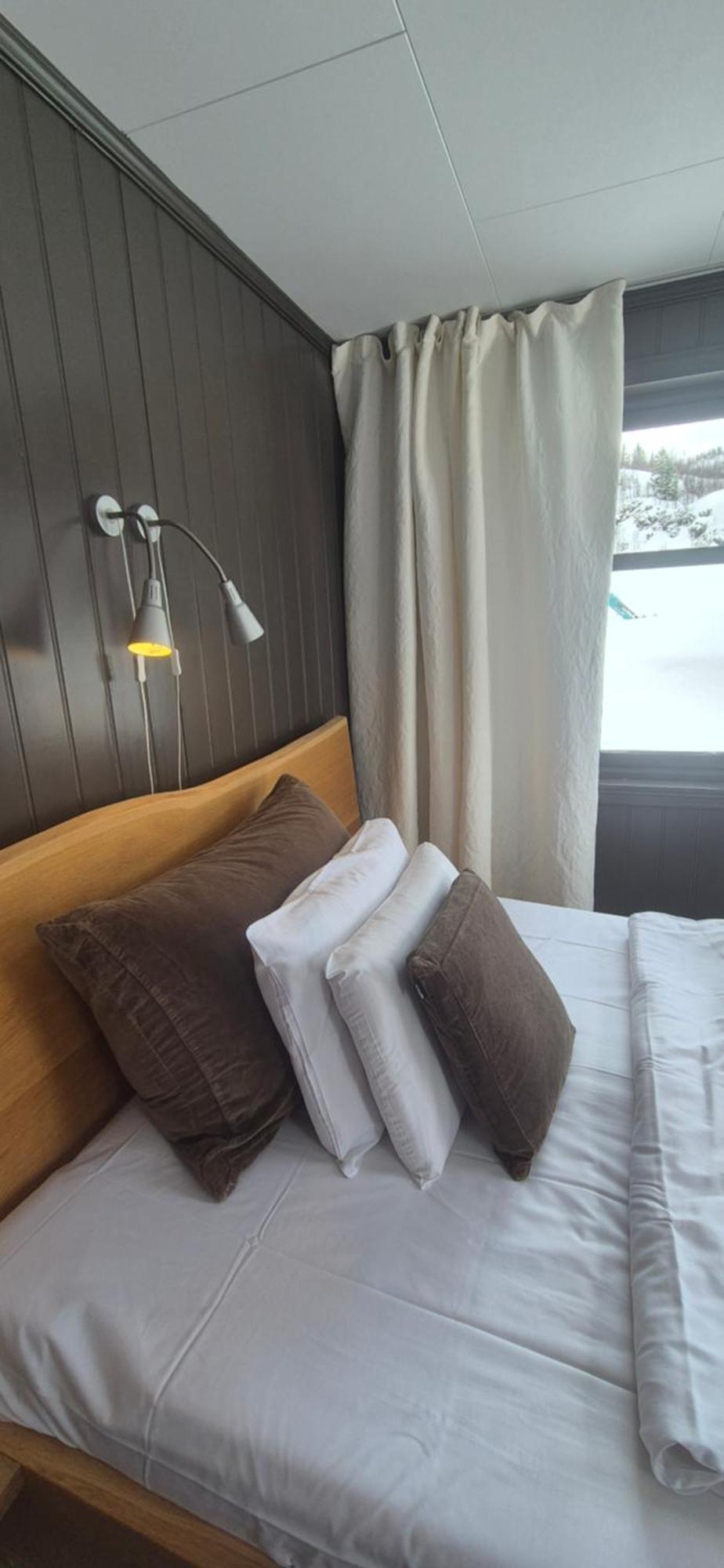 Yggdrasil Farmhotel Retreat, Spa & Yoga Straumsbukta ห้อง รูปภาพ