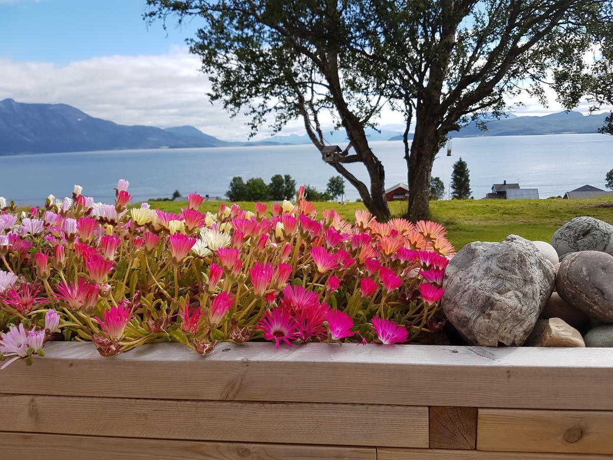 Yggdrasil Farmhotel Retreat, Spa & Yoga Straumsbukta ภายนอก รูปภาพ