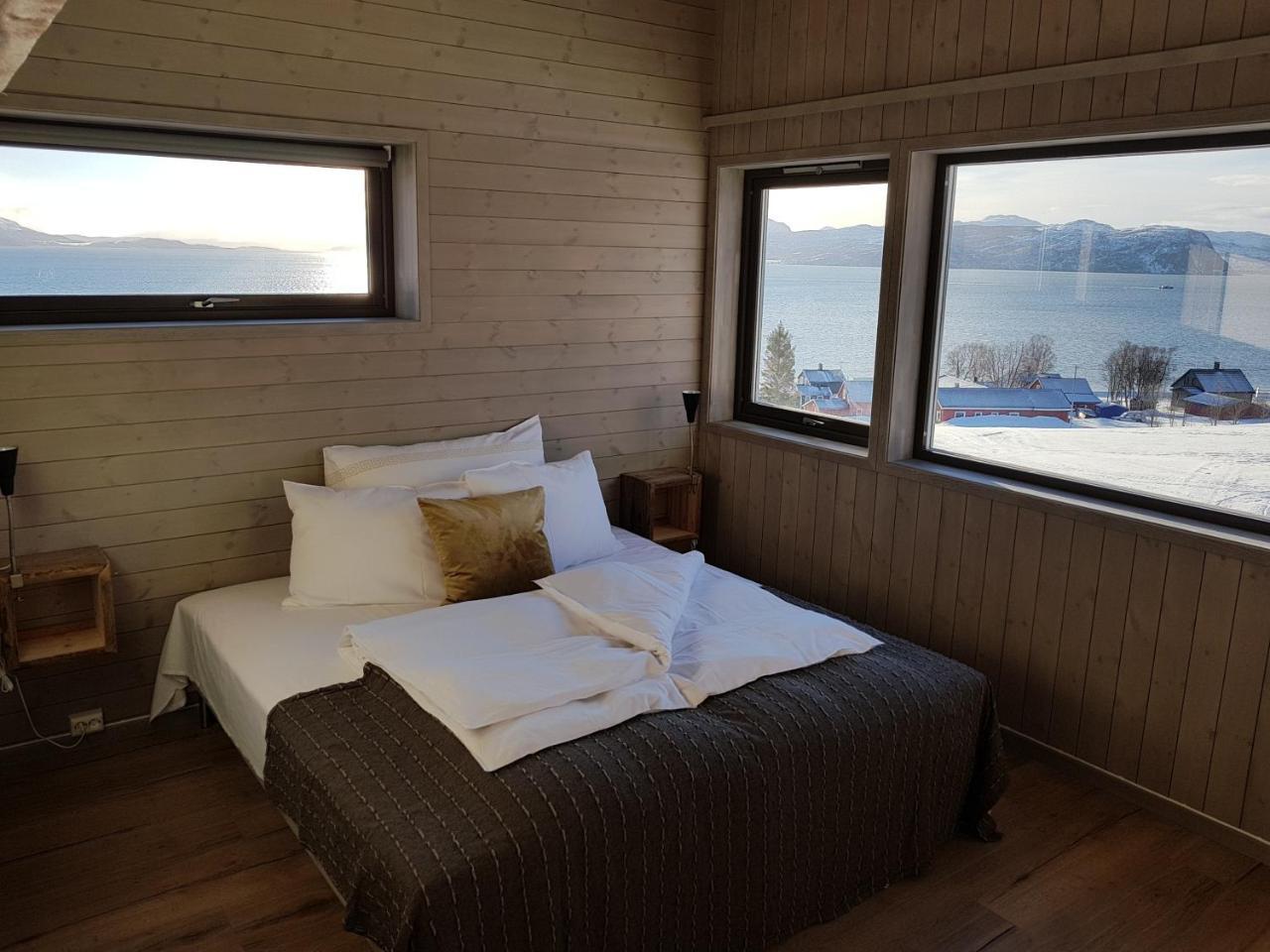 Yggdrasil Farmhotel Retreat, Spa & Yoga Straumsbukta ภายนอก รูปภาพ