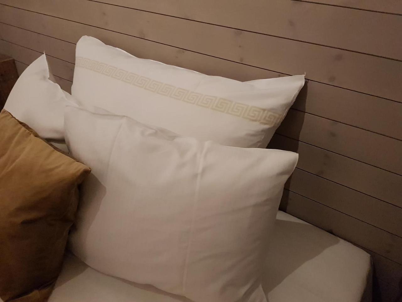 Yggdrasil Farmhotel Retreat, Spa & Yoga Straumsbukta ภายนอก รูปภาพ