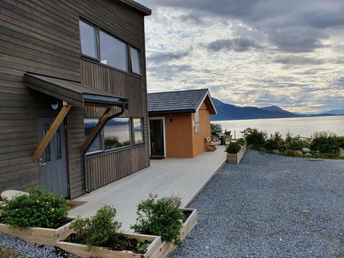 Yggdrasil Farmhotel Retreat, Spa & Yoga Straumsbukta ภายนอก รูปภาพ